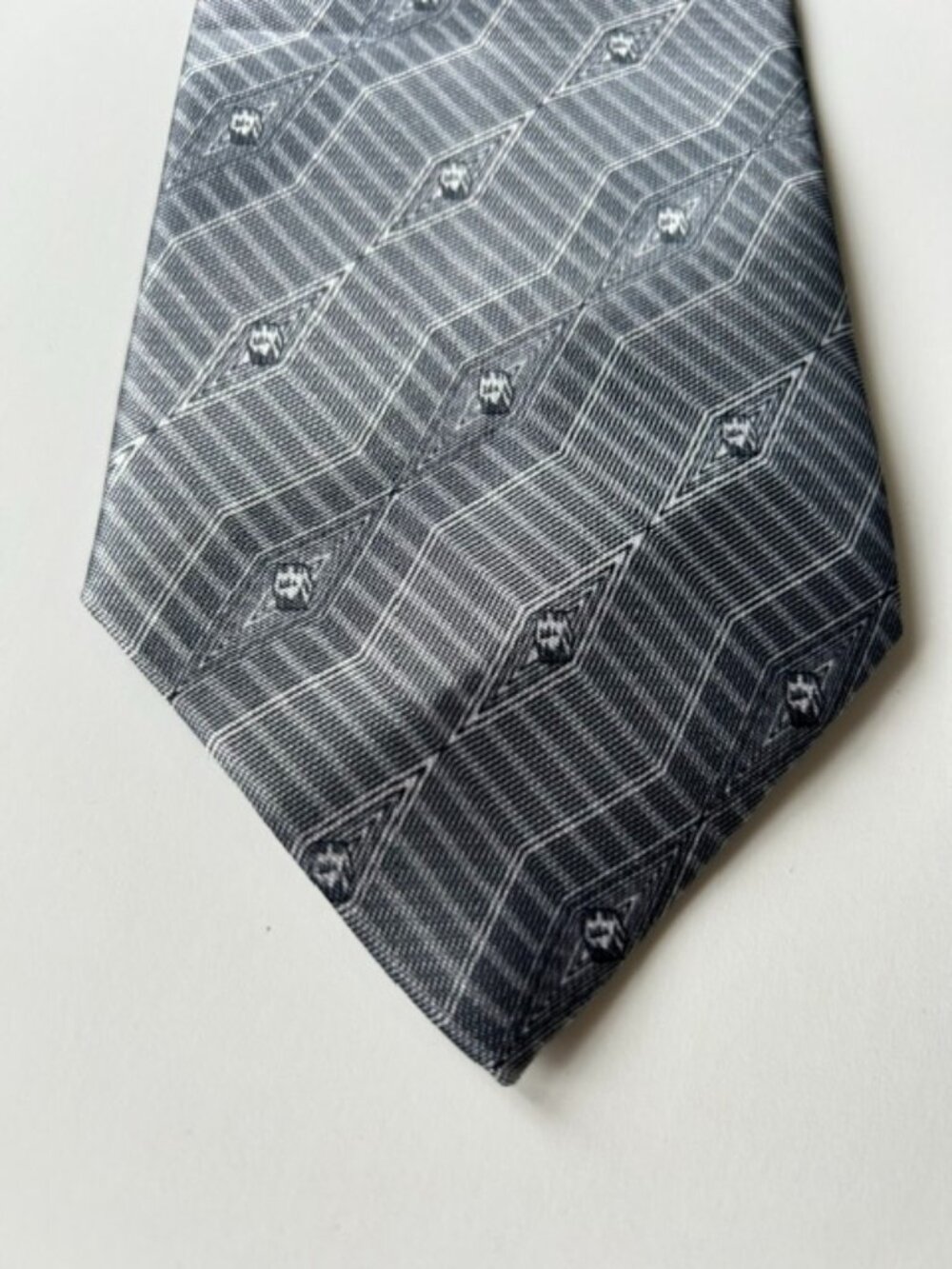 Vanderbilt Men's Necktie Grey Diamond Geometric Print Tie